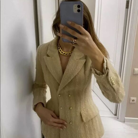 GOLD TONE Chunky Faux Metal Choker - Picture 8 of 8